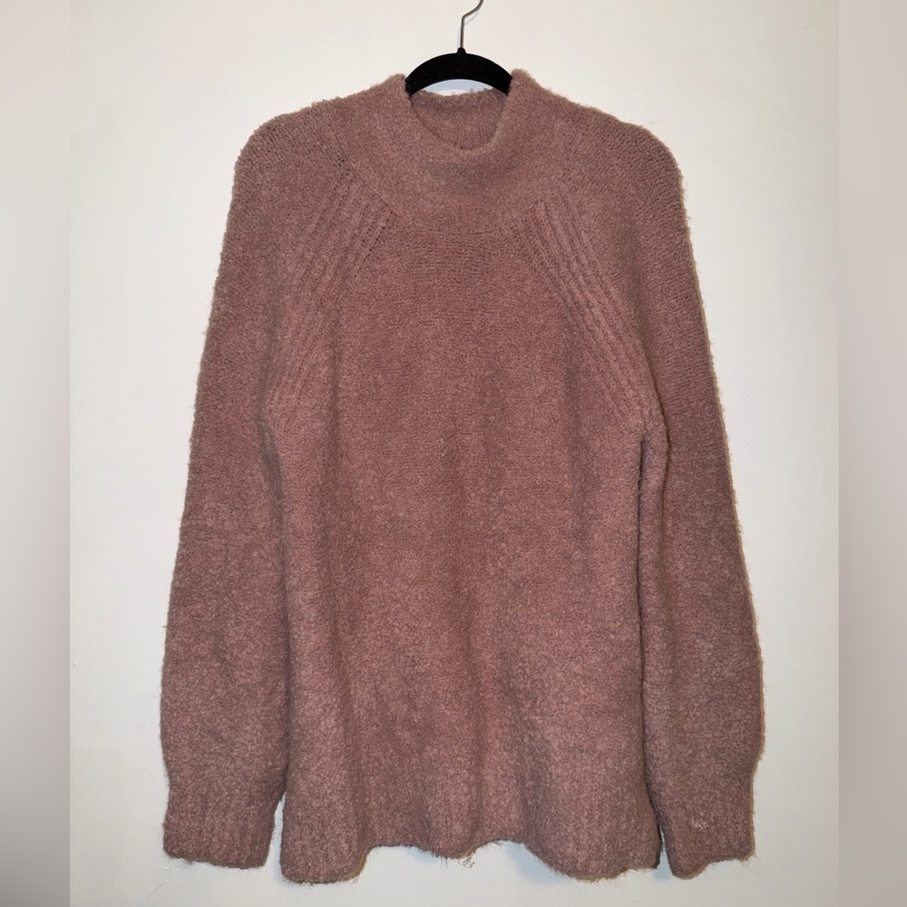GAP Women's Mauve Turtleneck Sweater